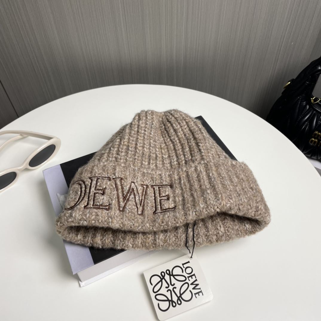 Loewe Caps